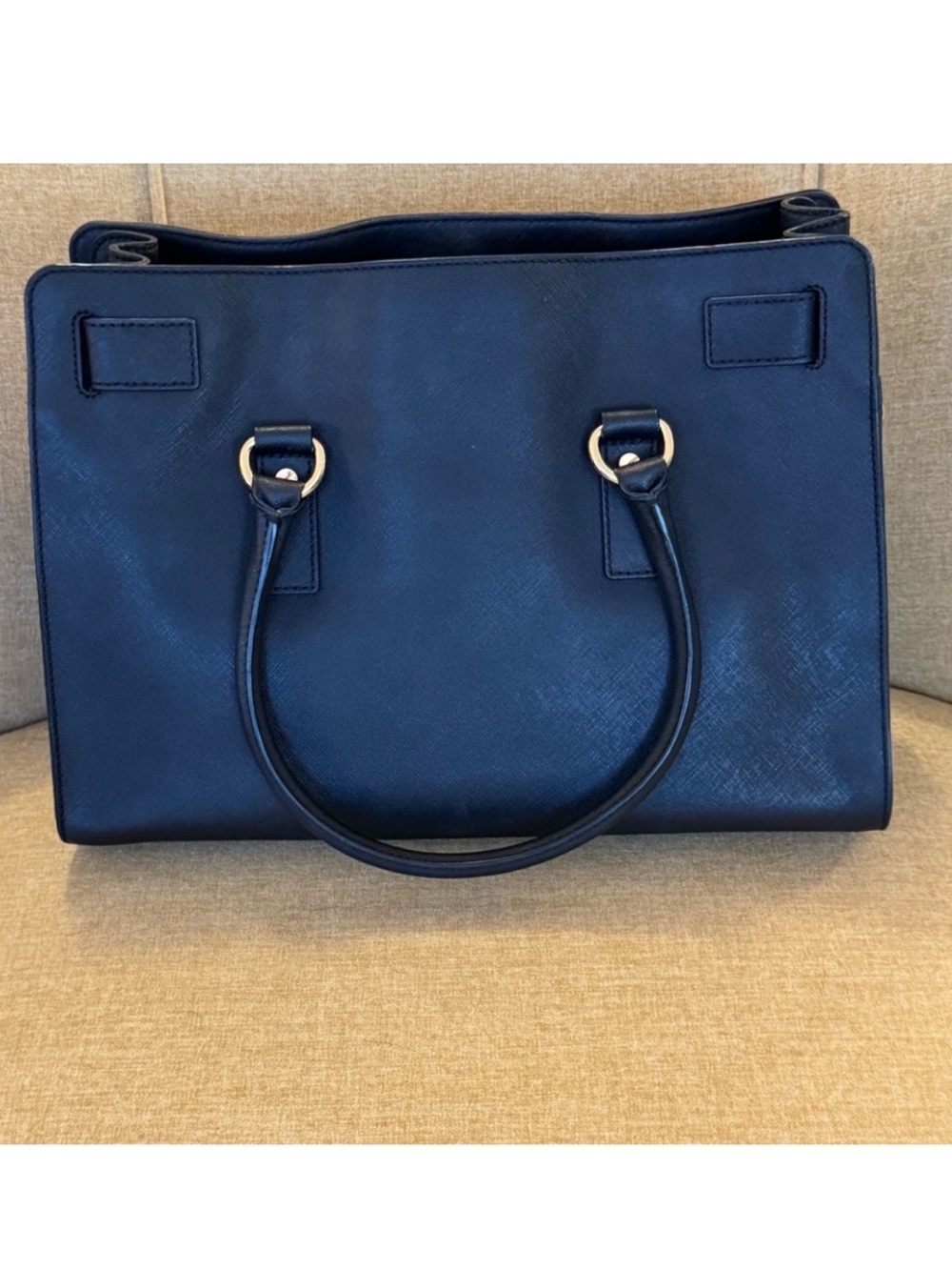 Michael Kors Hamilton satchel in black saffiano leather with gold-tone hardware - Picture 2 of 7